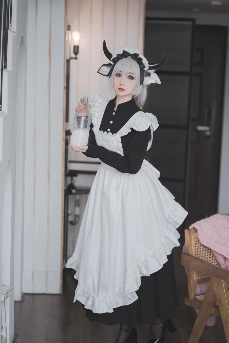 rioko凉凉子《贴心的牛奶女仆》写真图集 45P｜在线预览与图包下载