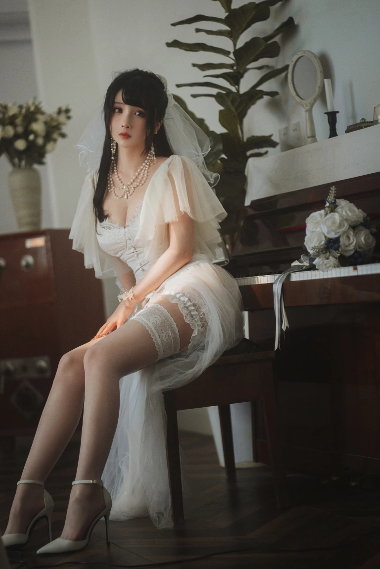 rioko凉凉子《透明婚纱》写真图集 39P｜在线预览与图包下载