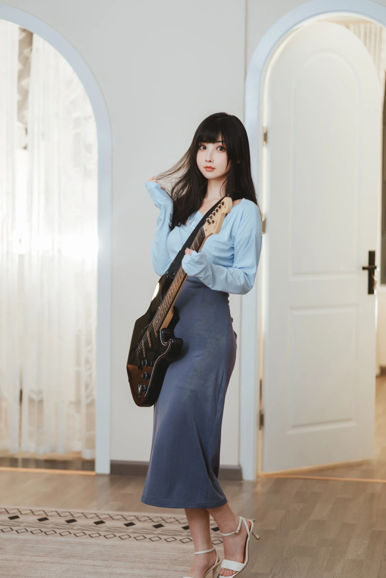 rioko凉凉子《吉他妹妹系带裙》写真图集 45P+1V｜在线预览与图包下载