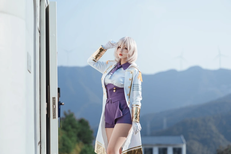 rioko凉凉子《电光机王 貉》写真图集 51P+8V｜在线预览与图包下载