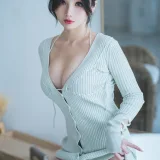 rioko凉凉子《人妻毛衣》写真图集 54P｜在线预览与图包下载