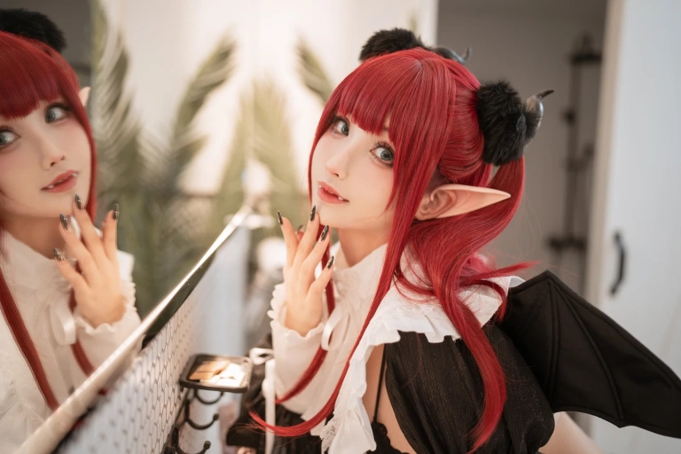 rioko凉凉子《更衣人偶坠入爱河 喜多川海梦 梦魔利兹》写真图集 48P｜在线预览与图包下载