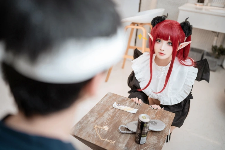rioko凉凉子《更衣人偶坠入爱河 喜多川海梦 梦魔利兹》写真图集 48P｜在线预览与图包下载