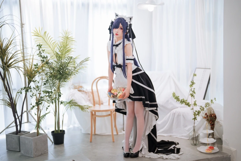 rioko凉凉子《奥古斯特 女仆装》写真图集 40P+2V｜在线预览与图包下载