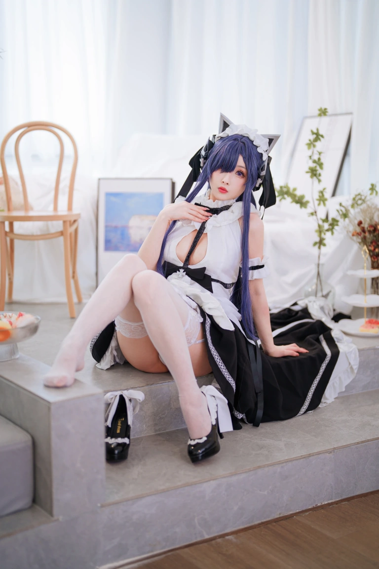 rioko凉凉子《奥古斯特 女仆装》写真图集 40P+2V｜在线预览与图包下载