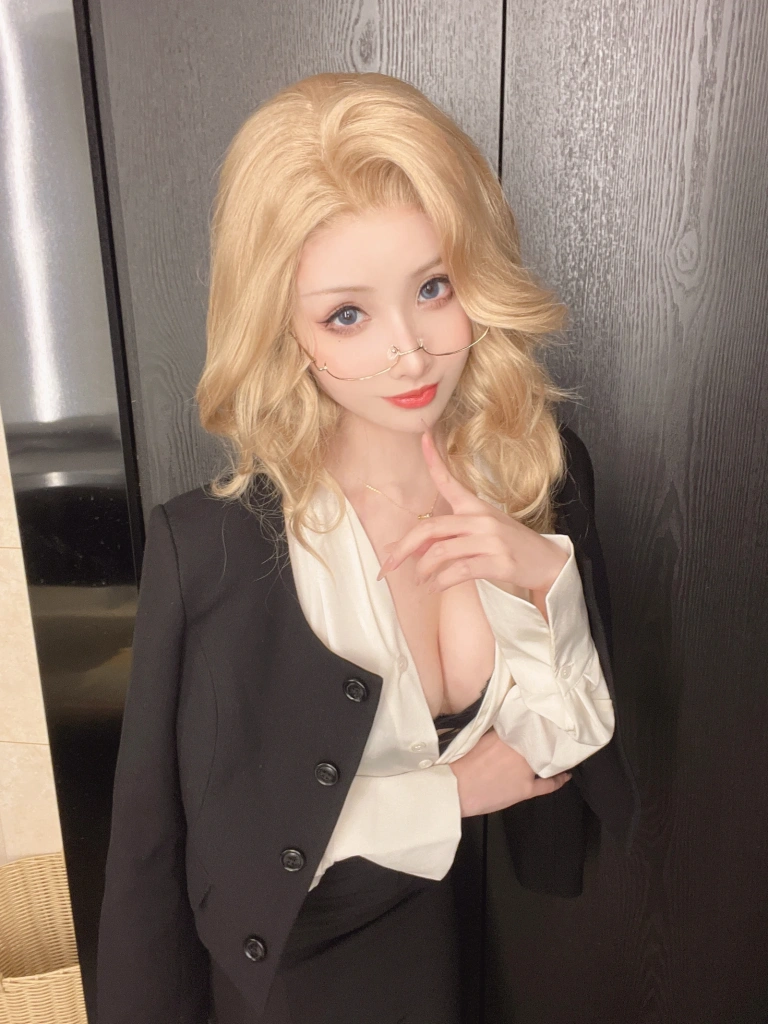 rioko凉凉子《女上司单人版》写真图集 55P+13V｜在线预览与图包下载