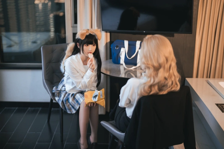 rioko凉凉子《女上司双人组合版（&面饼仙儿）》写真图集 41P+1V｜在线预览与图包下载