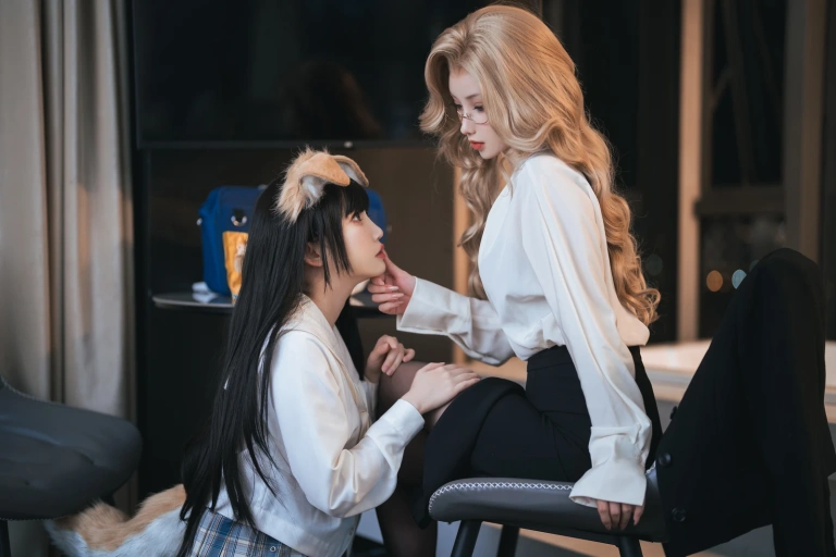 rioko凉凉子《女上司双人组合版（&面饼仙儿）》写真图集 41P+1V｜在线预览与图包下载
