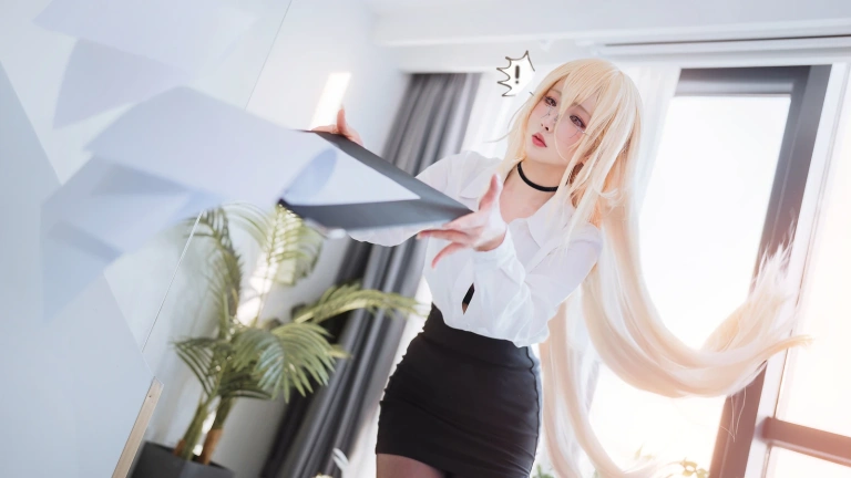 rioko凉凉子《办公室的意外（怨仇制服套装）》写真图集 35P｜在线预览与图包下载