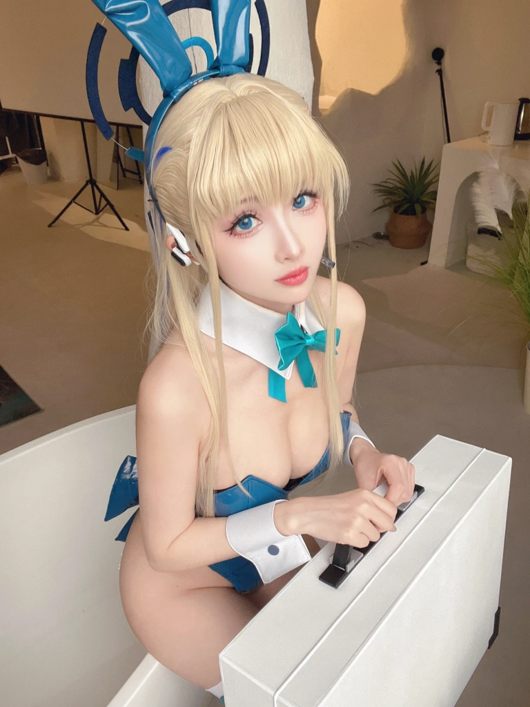 rioko凉凉子《碧蓝档案 TOKI兔兔》写真图集 43P+10V｜在线预览与图包下载