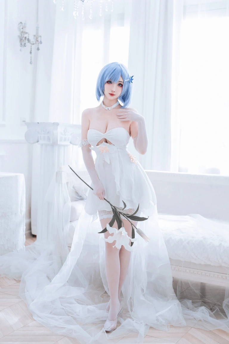 rioko凉凉子《恰巴耶夫礼服》写真图集 42P+11V｜在线预览与图包下载