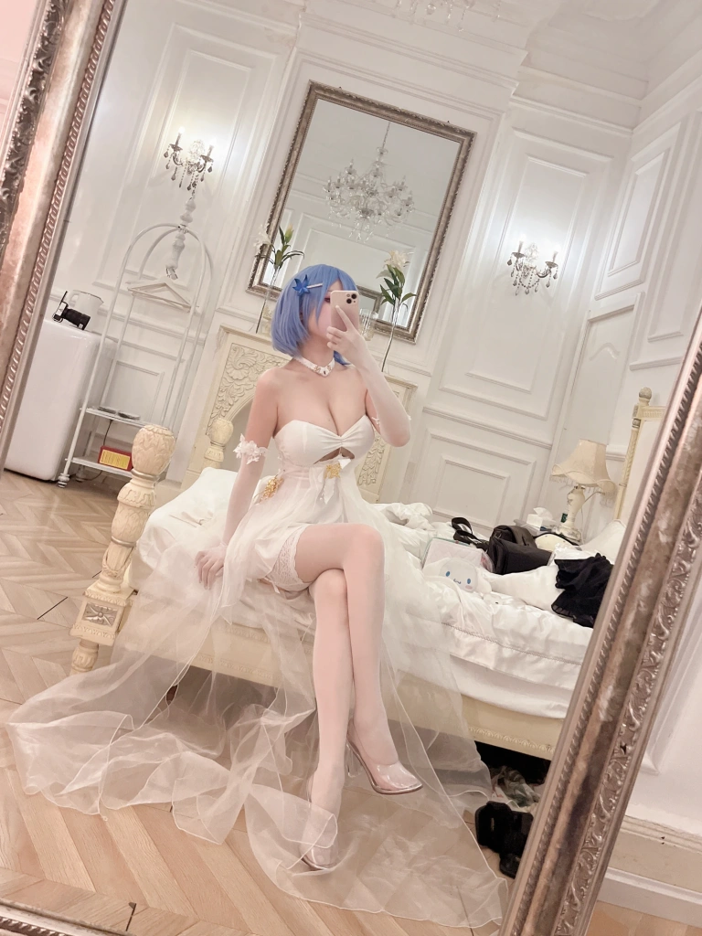 rioko凉凉子《恰巴耶夫礼服》写真图集 42P+11V｜在线预览与图包下载