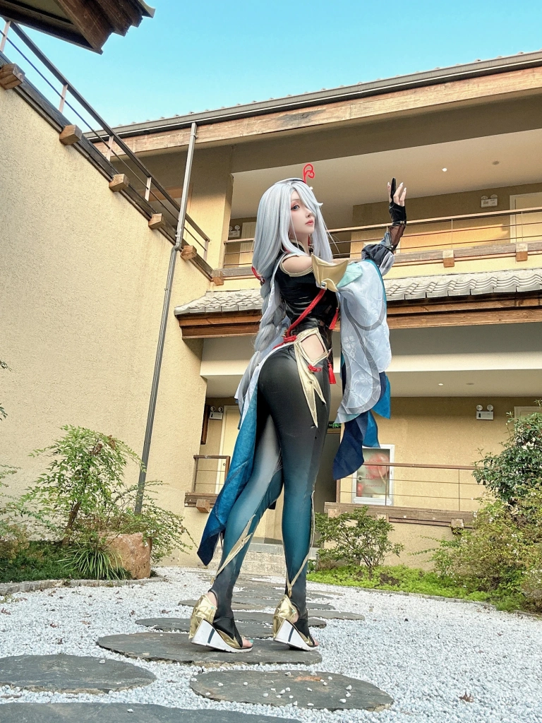 rioko凉凉子《有点那个的申鹤》写真图集 35P+11V｜在线预览与图包下载