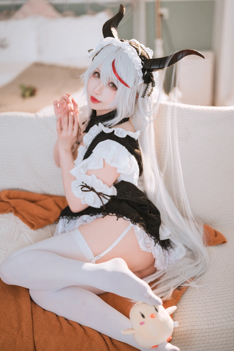 rioko凉凉子《妄想航线 港区的龙女仆》写真图集 30P｜在线预览与图包下载