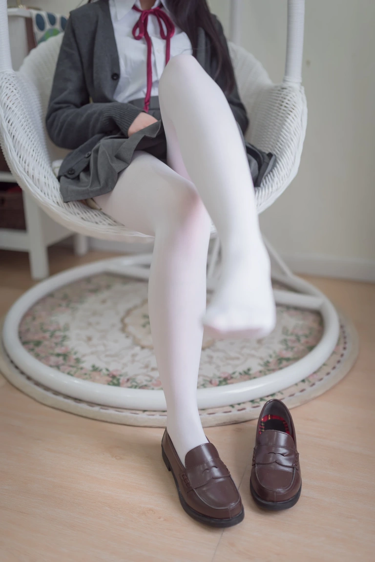雪琪SAMA《JK白丝纯腿》写真图集 46P｜在线预览与图包下载