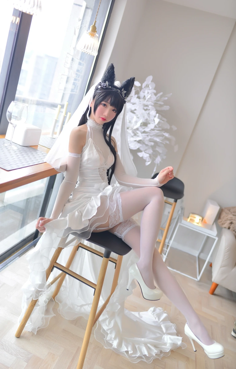 雪琪SAMA《爱宕婚纱》写真图集 38P｜在线预览与图包下载