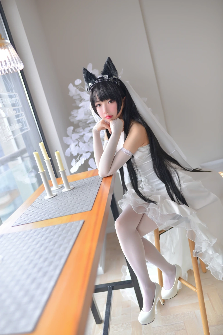 雪琪SAMA《爱宕婚纱》写真图集 38P｜在线预览与图包下载