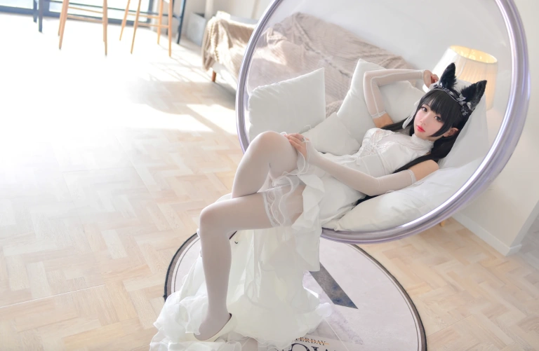 雪琪SAMA《爱宕婚纱》写真图集 38P｜在线预览与图包下载