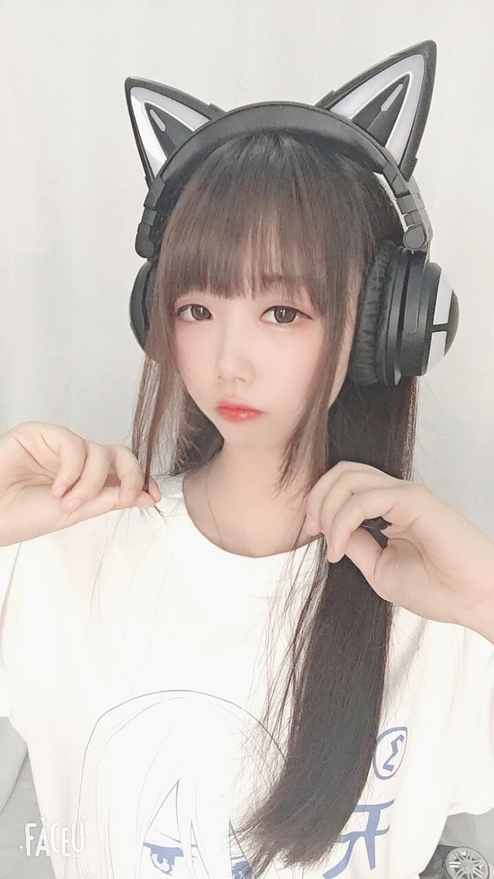 雪琪SAMA《干物妹自拍图包（赠送浴巾自拍）》写真图集 37P+5V｜在线预览与图包下载