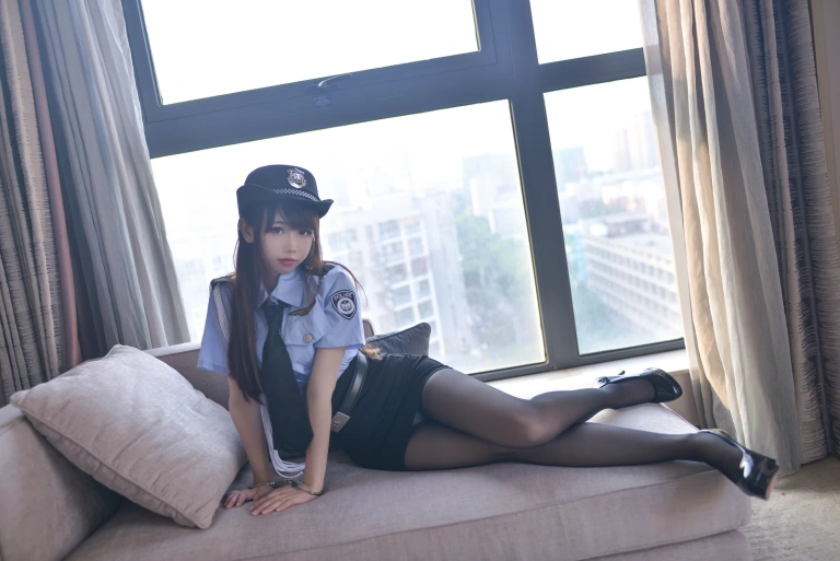 雪琪SAMA《女警》写真图集 49P+1V｜在线预览与图包下载