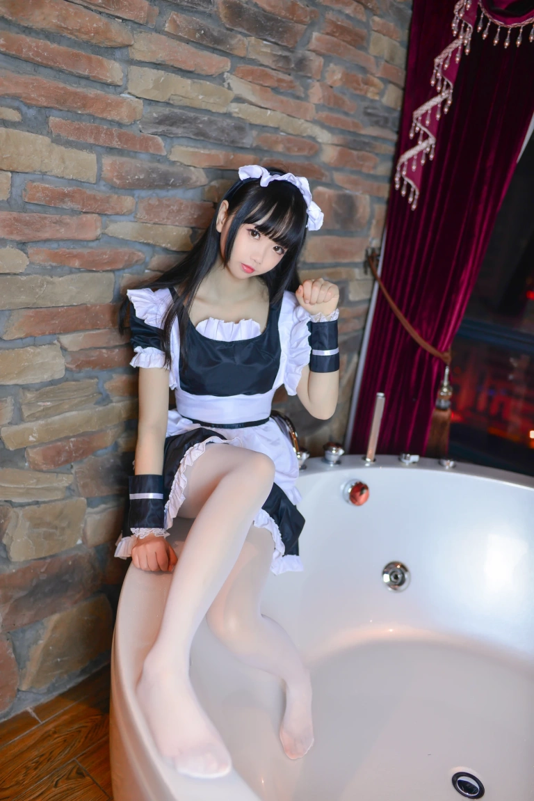 雪琪SAMA《女仆》写真图集 25P｜在线预览与图包下载