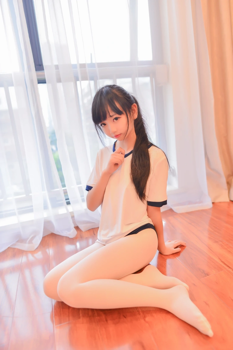 雪琪SAMA《体操服》写真图集 17P｜在线预览与图包下载