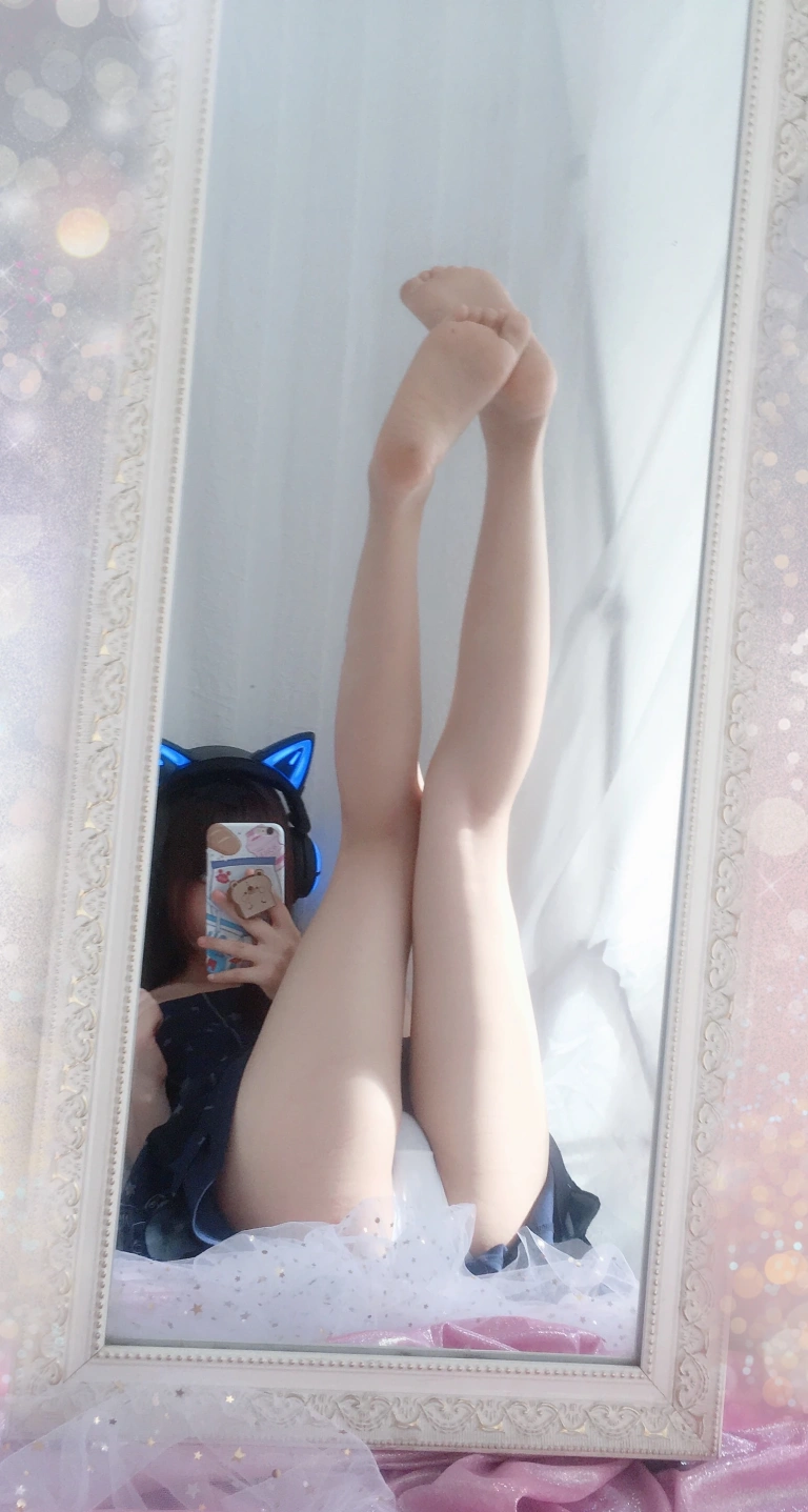 雪琪SAMA《自拍足控》写真图集 15P+4V｜在线预览与图包下载