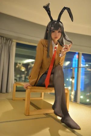 雪琪SAMA《麻衣制服兔女郎》写真图集 58P｜在线预览与图包下载