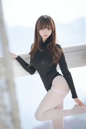 雪琪SAMA《黑与白》写真图集 42P+2V｜在线预览与图包下载