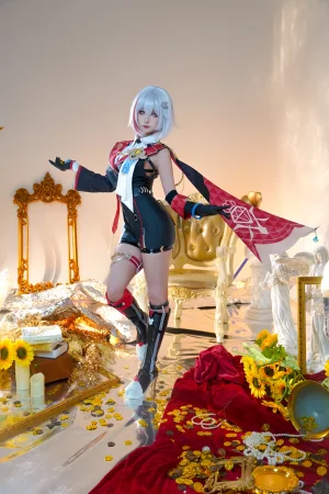 Seya-狮砸《崩坏：星穹铁道 托帕》写真图集 9P｜在线预览与图包下载