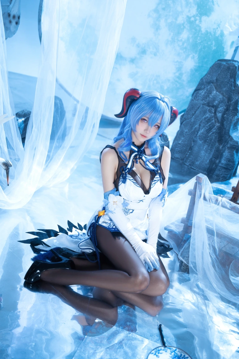 Seya-狮砸《甘雨青花瓷》写真图集 12P｜在线预览与图包下载