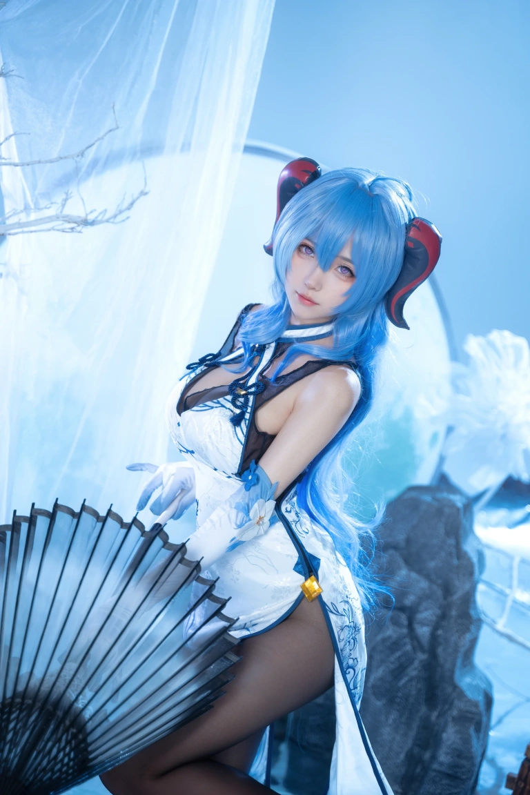 Seya-狮砸《甘雨青花瓷》写真图集 12P｜在线预览与图包下载