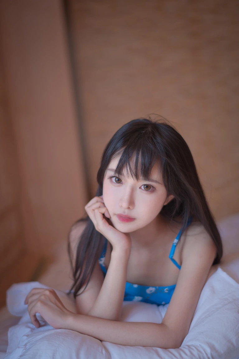 Shika小鹿鹿《蓝裙子》写真图集 16P｜在线预览与图包下载