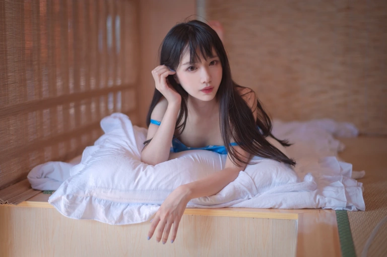 Shika小鹿鹿《蓝裙子》写真图集 16P｜在线预览与图包下载