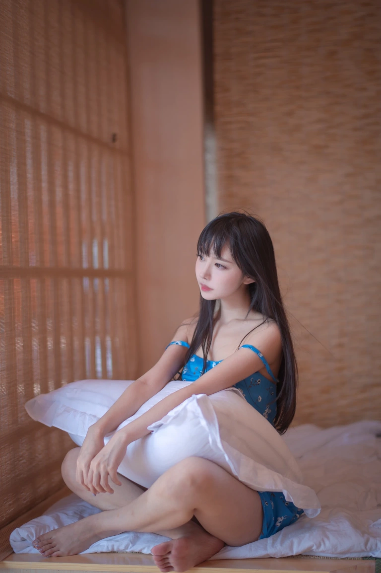 Shika小鹿鹿《蓝裙子》写真图集 16P｜在线预览与图包下载