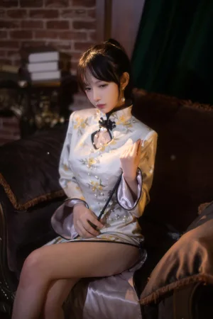 Shika小鹿鹿《中秋旗袍》写真图集 12P｜在线预览与图包下载