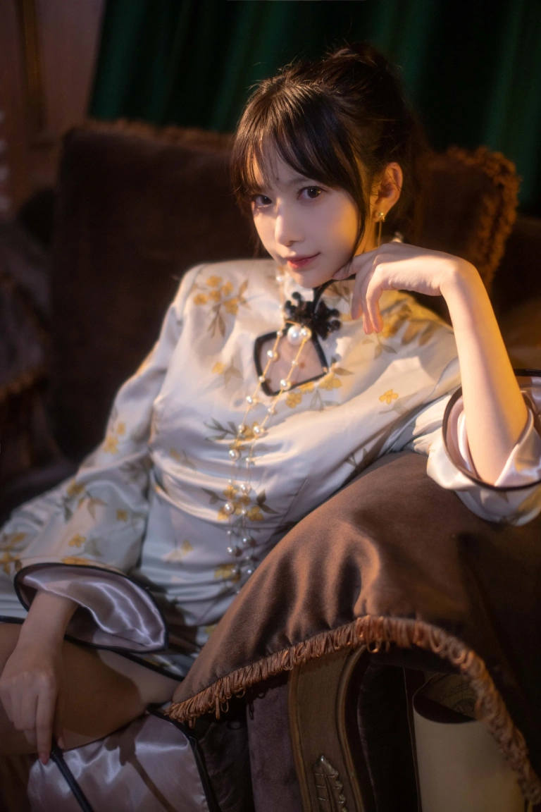 Shika小鹿鹿《中秋旗袍》写真图集 12P｜在线预览与图包下载