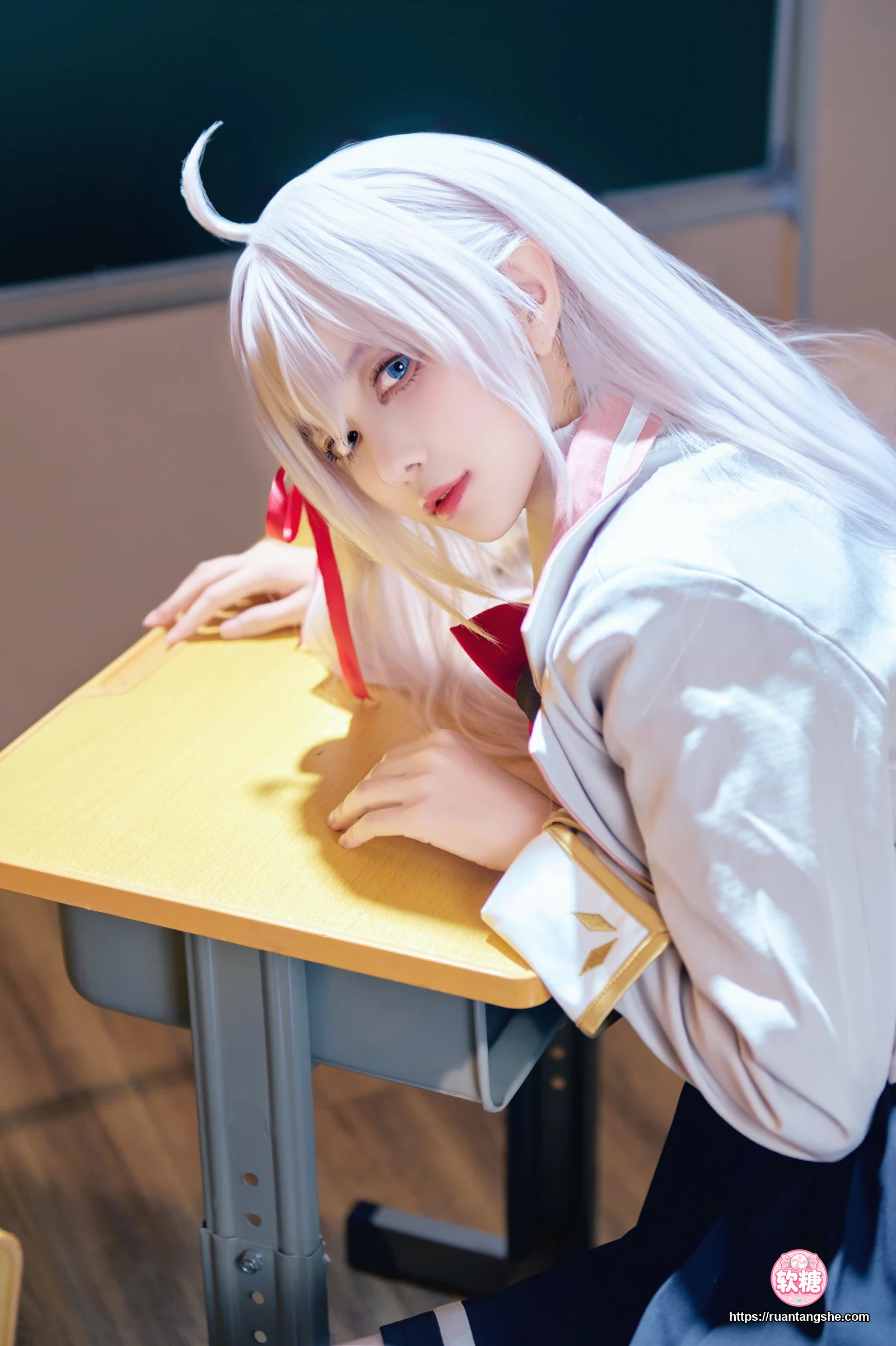 Shika小鹿鹿 Shika小鹿鹿 NO.123 - 邻座艾莉同学