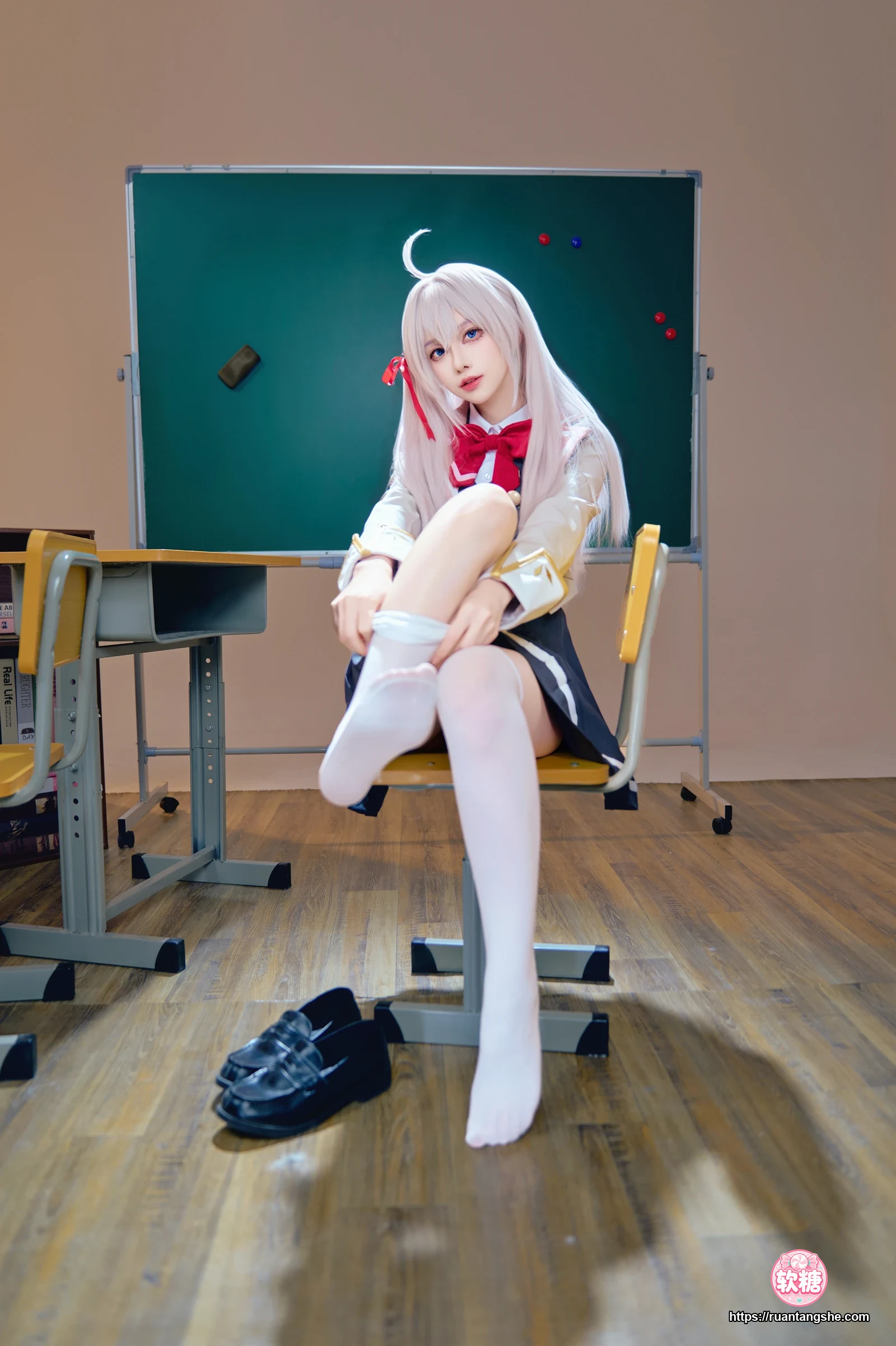 Shika小鹿鹿 Shika小鹿鹿 NO.123 - 邻座艾莉同学