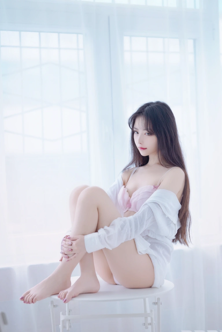 Shika小鹿鹿《白衬衣》写真图集 13P｜在线预览与图包下载