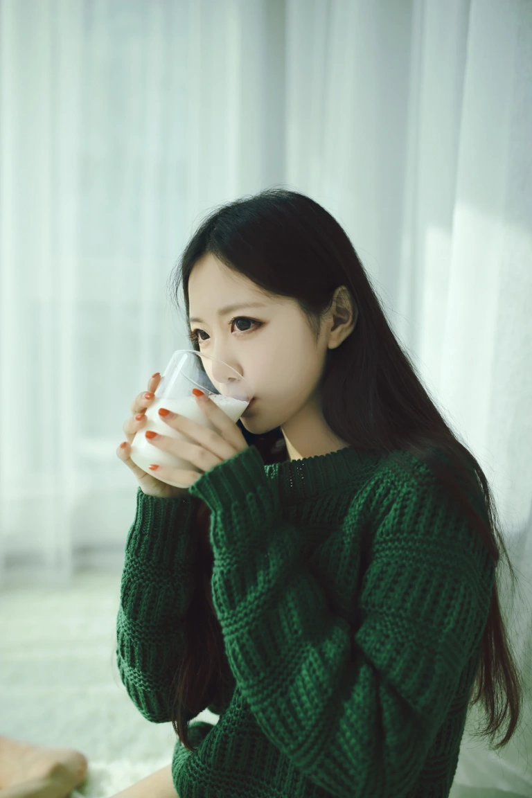 Shika小鹿鹿《写真02》写真图集 14P｜在线预览与图包下载