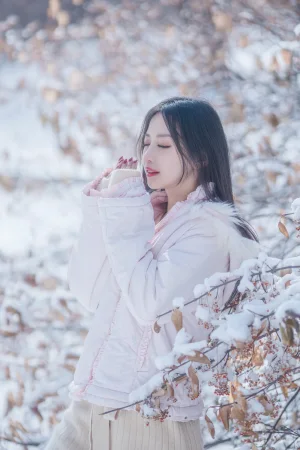 Shika小鹿鹿《雪景》写真图集 29P｜在线预览与图包下载