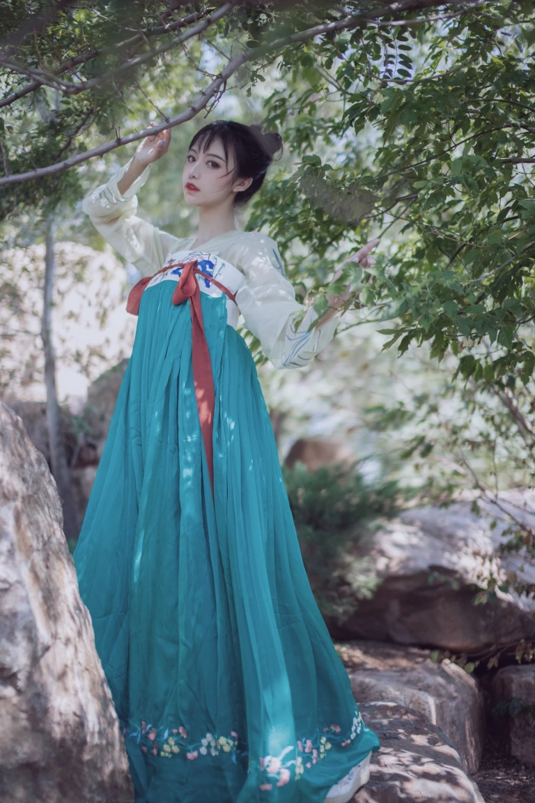 Shika小鹿鹿《中秋》写真图集 18P｜在线预览与图包下载