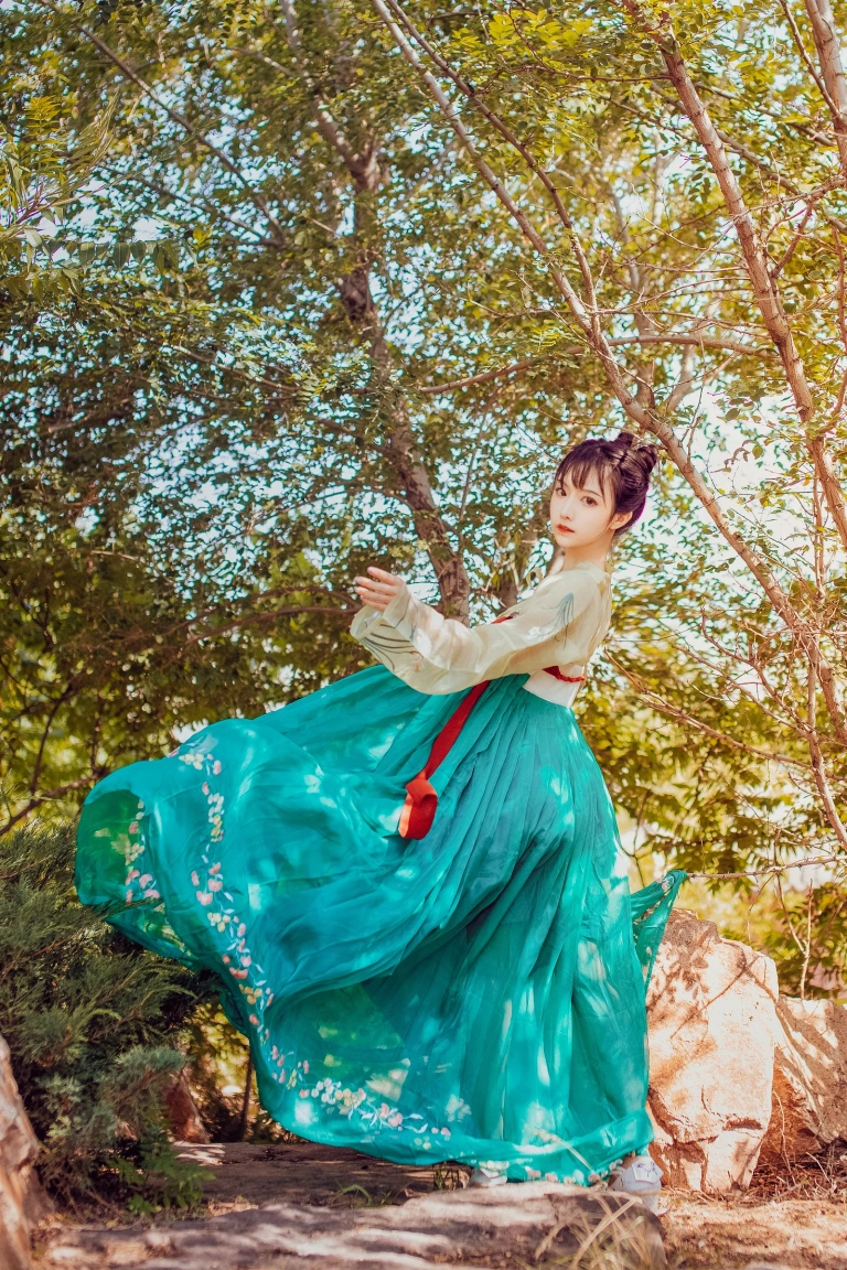 Shika小鹿鹿《中秋》写真图集 18P｜在线预览与图包下载