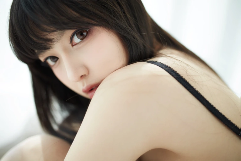 Shika小鹿鹿《小鹿乱撞》写真图集 20P｜在线预览与图包下载