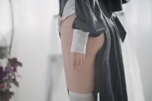 Shika小鹿鹿《修女》写真图集 16P｜在线预览与图包下载