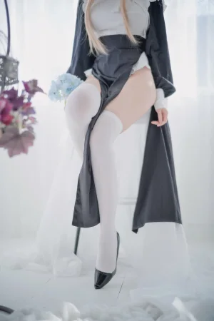 Shika小鹿鹿《修女》写真图集 16P｜在线预览与图包下载