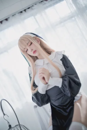 Shika小鹿鹿《修女》写真图集 16P｜在线预览与图包下载