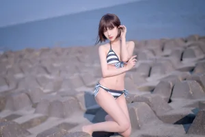 Shika小鹿鹿《加藤惠 泳装》写真图集 17P｜在线预览与图包下载