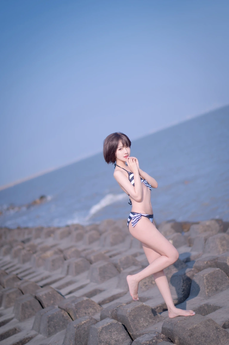 Shika小鹿鹿《加藤惠 泳装》写真图集 17P｜在线预览与图包下载